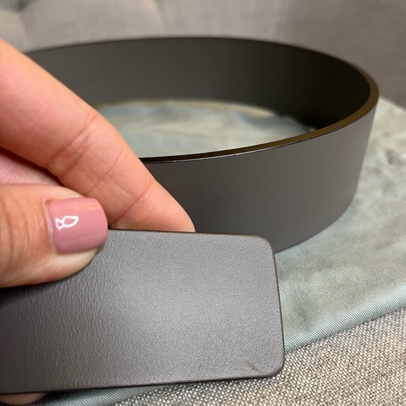 GUCCI BELT Grey Leather with Matte Black Interlocking G - Picture 5 of 7